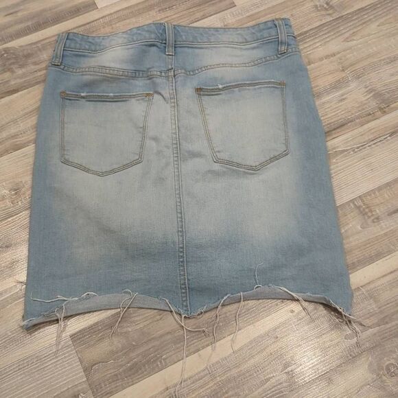 Universal Threads Skirt Jean High Waist Denim Frayed light blue Women's 8/29 - Picture 5 of 8